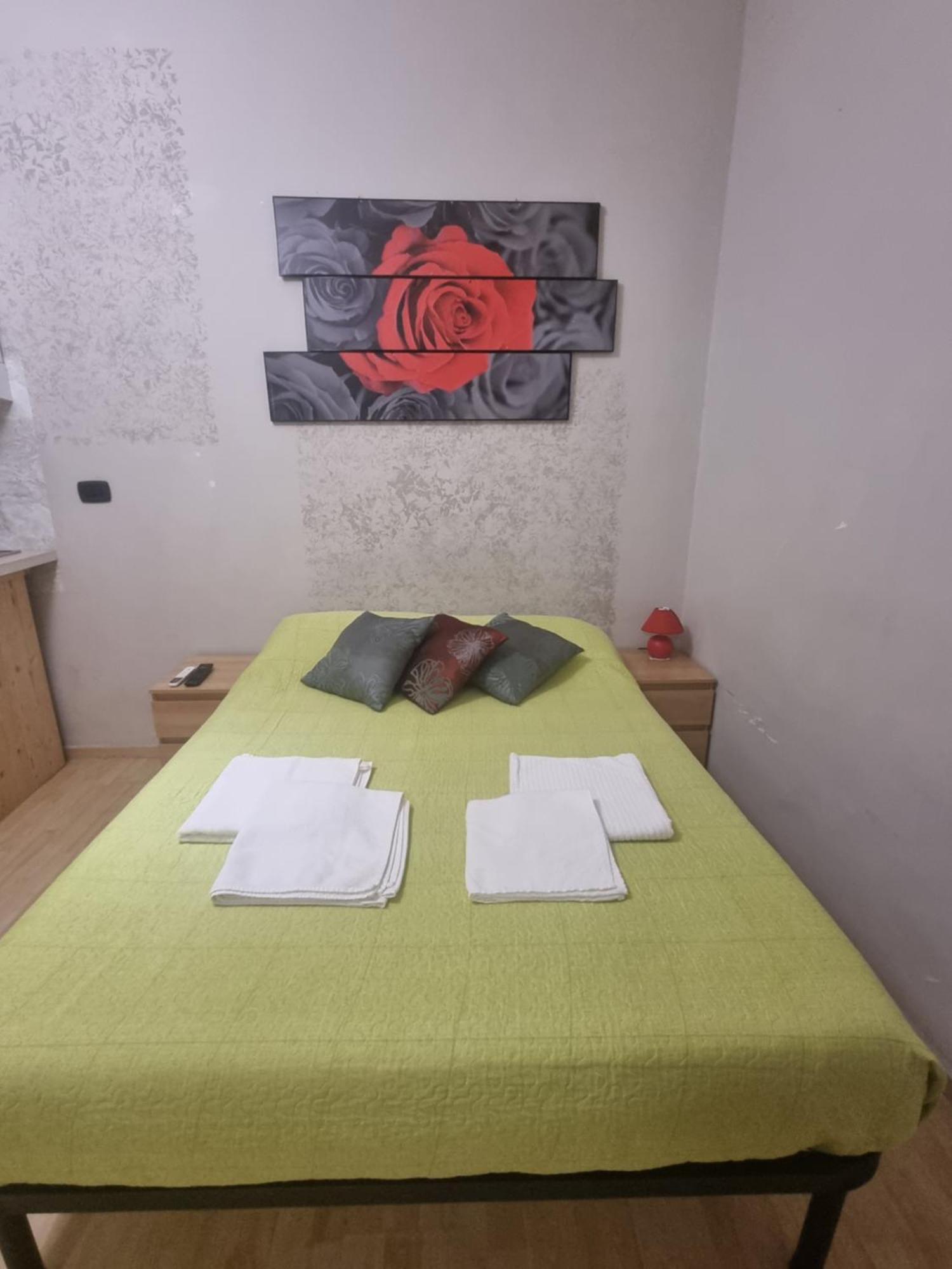 Bed and Breakfast Red Rose Рим Екстер'єр фото